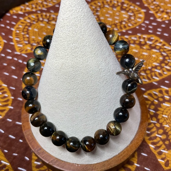 Hawkeye Tigers Eye (8mm)with Bronze Hummingbird 🐦⬛ - Picture 3 of 6